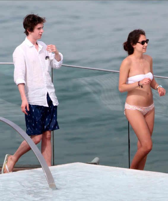 Freddie Highmore, Emma Roberts, Rio de Janeiro Freddie Highmore, Emma Roberts, Rio de Janeiro
